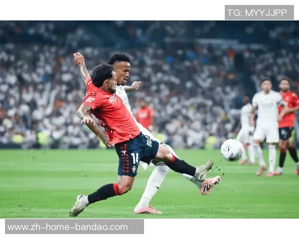 足球实评：深入分析各大联赛战术变化与球员表现的全景视角